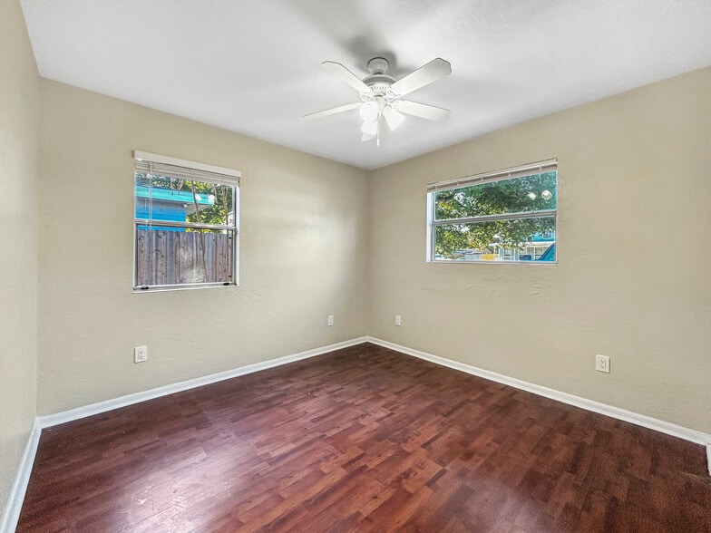 Building Photo - 3811 39th Ave N