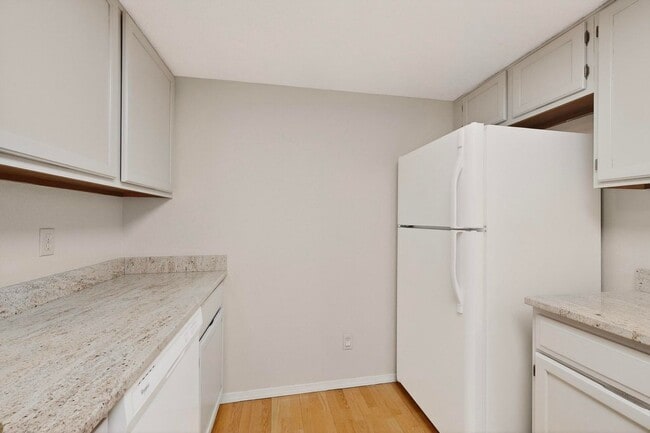 Building Photo - Prospectors Point NE Condo 2 Bedroom, 2 story, 1 1/2 Bath, 1 car garage