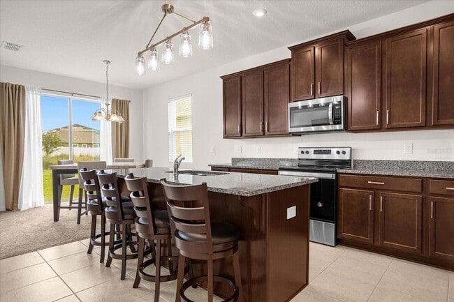 Building Photo - 2498 Empress Dr