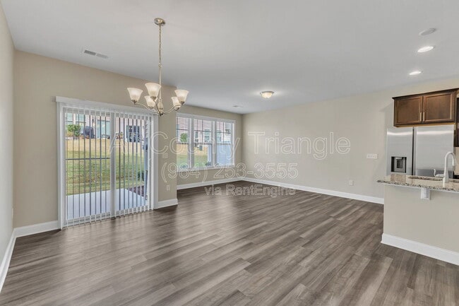 Building Photo - 1121 Latitude Dr