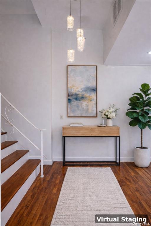 Building Photo - 35 Hicks Ave