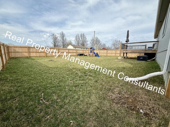 Building Photo - $500 off Move In Special on 4-bedroom, 3-b...