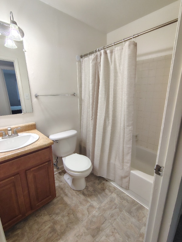 Building Photo - 600 Reusens Rd