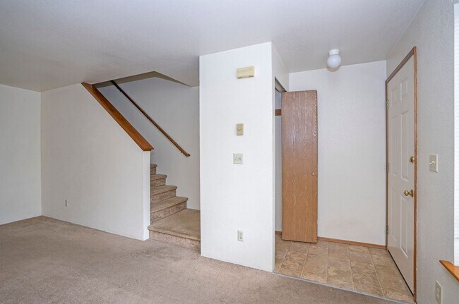 Building Photo - Spacious 3 Bedroom Home in Bremerton!