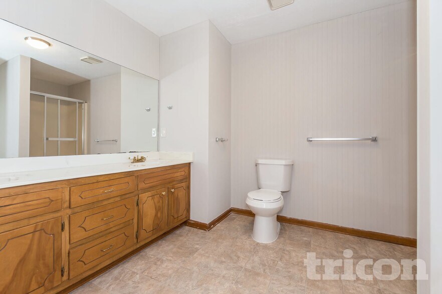 Building Photo - 184 Hickory View Dr