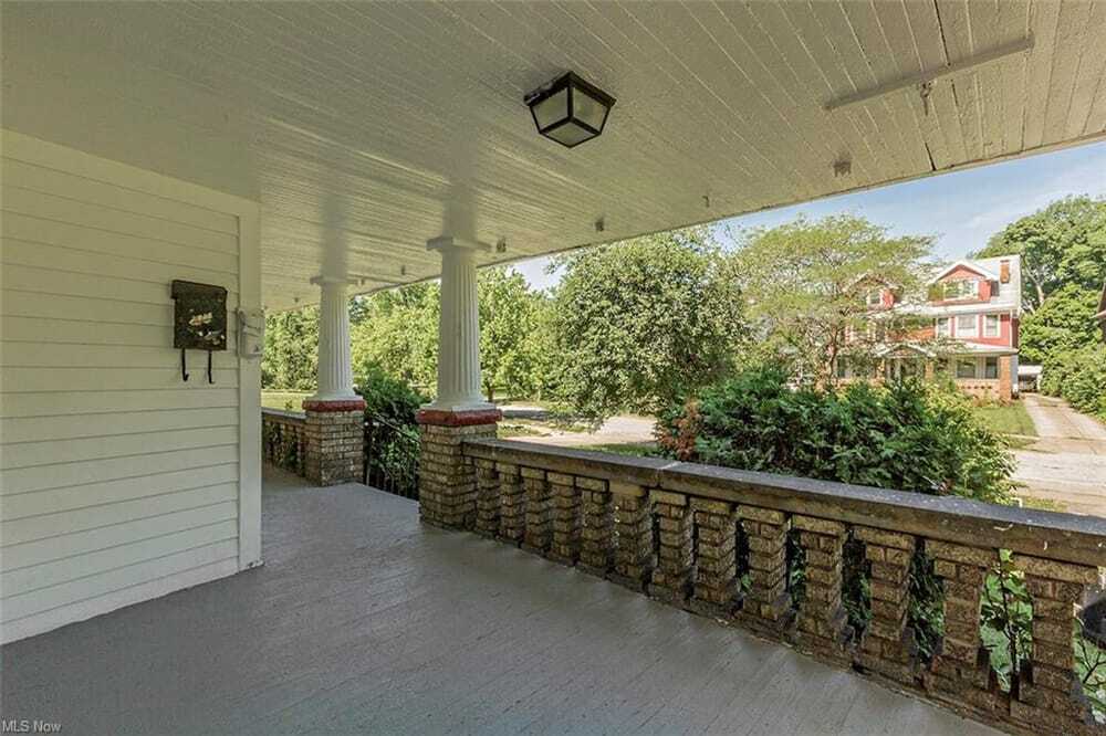 Front Porch - 2409 Woodmere Dr