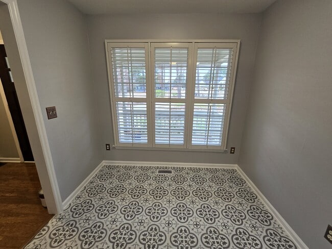 Building Photo - 10008 Ligon Mill Rd