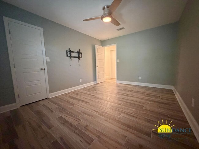 Building Photo - Exquisite Designer Home in Central Fort Walton Beach