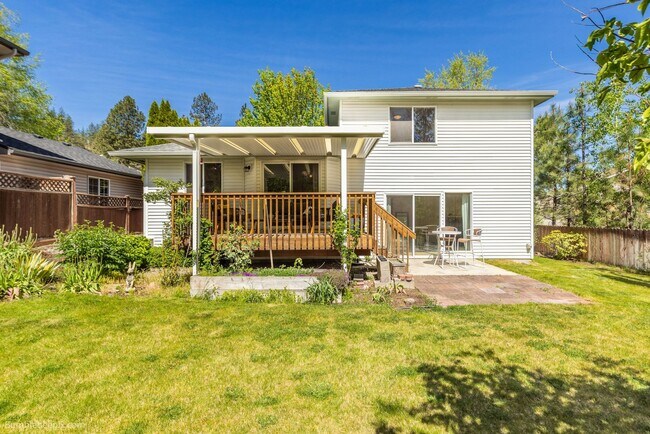 Building Photo - For Rent: Beautiful 3 Bed, 3 Bath Home in Desirable Eagle Ridge