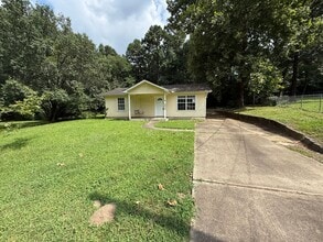 Building Photo - 3913 Hobbs Dr
