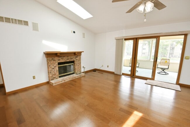 Building Photo - Waterfront Condo in Penn Schools District,...