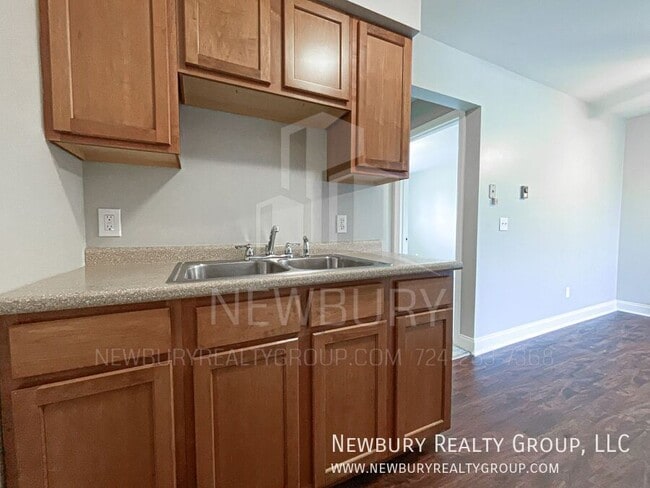 Building Photo - 1 Sunbury Estates