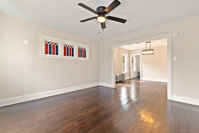 Building Photo - 279 Linwood St