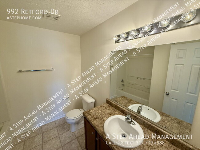 Building Photo - 992 Retford Dr