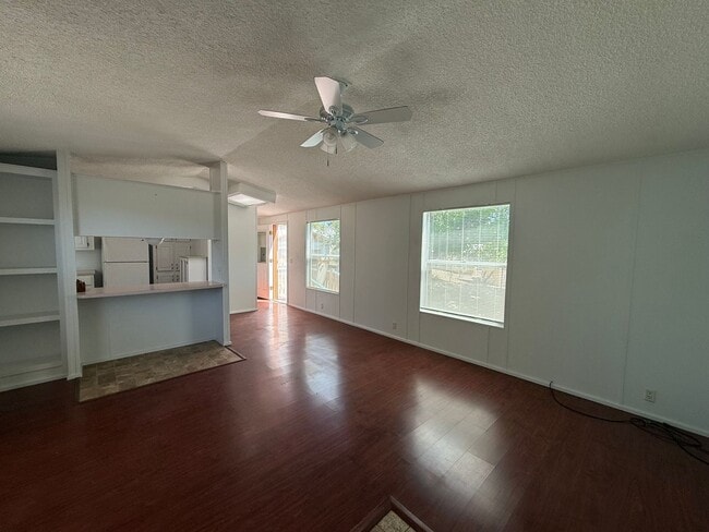 Building Photo - Occupied Do Not Disturb Tenant - 2 Bedroom 2 Bath Contact Property Pros 928-634-7710