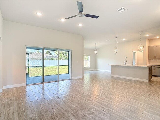 Building Photo - 60 Ballenger Ln