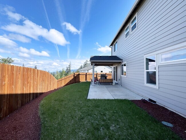 Building Photo - 2771 Cascara Dr