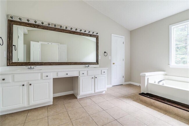 Building Photo - 11745 Bentham Ct