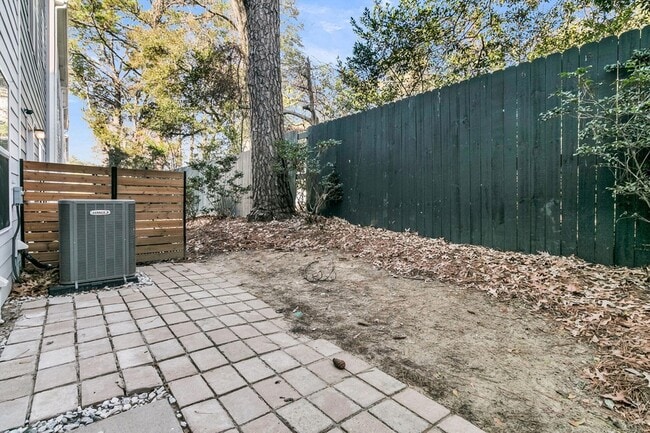 Building Photo - 1226 Tice Ln