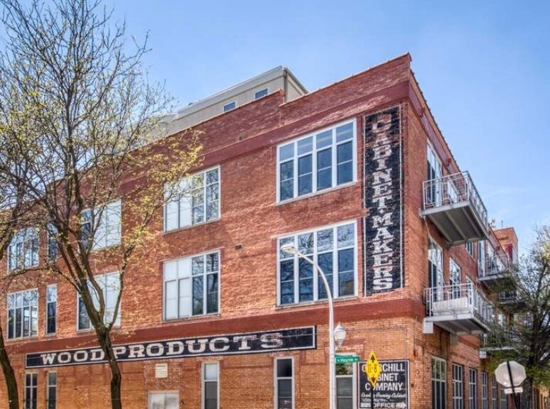 Primary Photo - 2111 W Churchill St