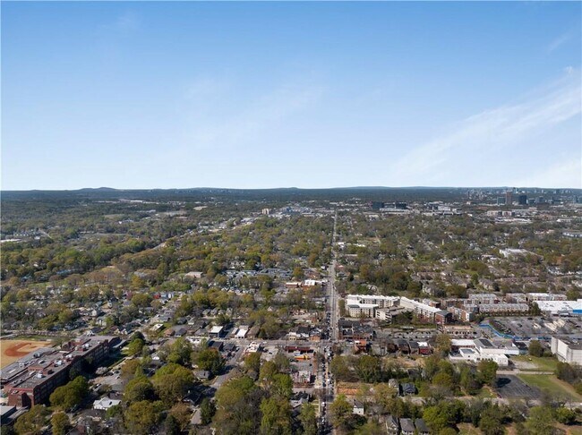 Building Photo - 957 Ashby Grove SW