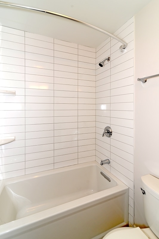 Building Photo - 333 18th Ave