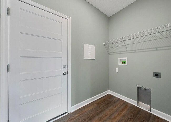 Building Photo - 2583 Cedrus Ave