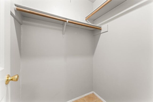 Building Photo - 25 Capewood Ct