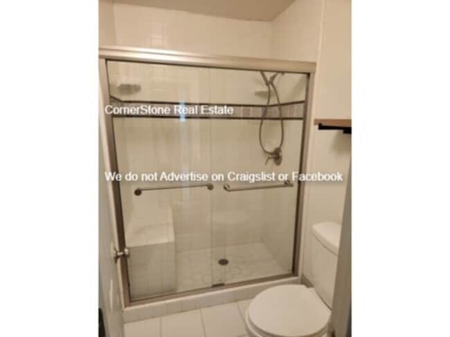 Building Photo - 726 Victorian Pl