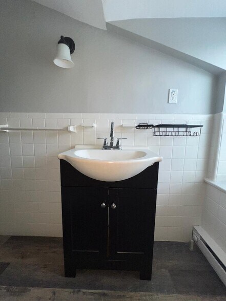 Bathroom - 448 E Baltimore Ave