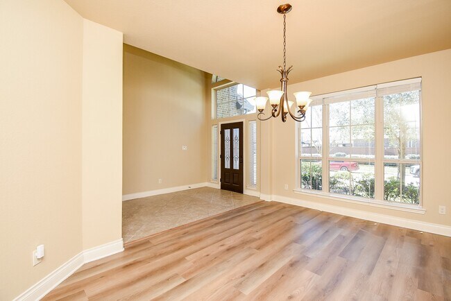 Building Photo - 2530 River Ridge