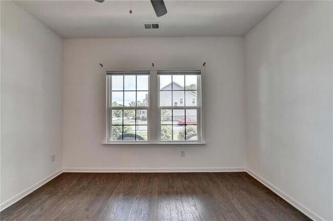 Building Photo - 5650 Bergeson Wy