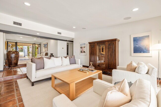 Building Photo - 46310 Shadow Mountain Dr
