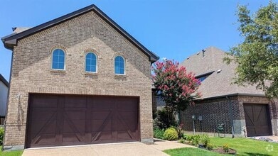 Building Photo - 204 Highwood Trail
