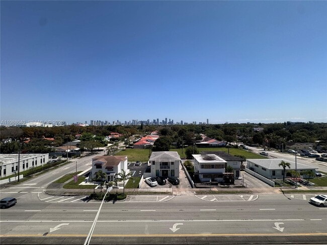 Building Photo - 1400 SW 27th Ave