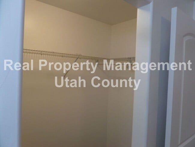 Building Photo - 343 S 1000 W