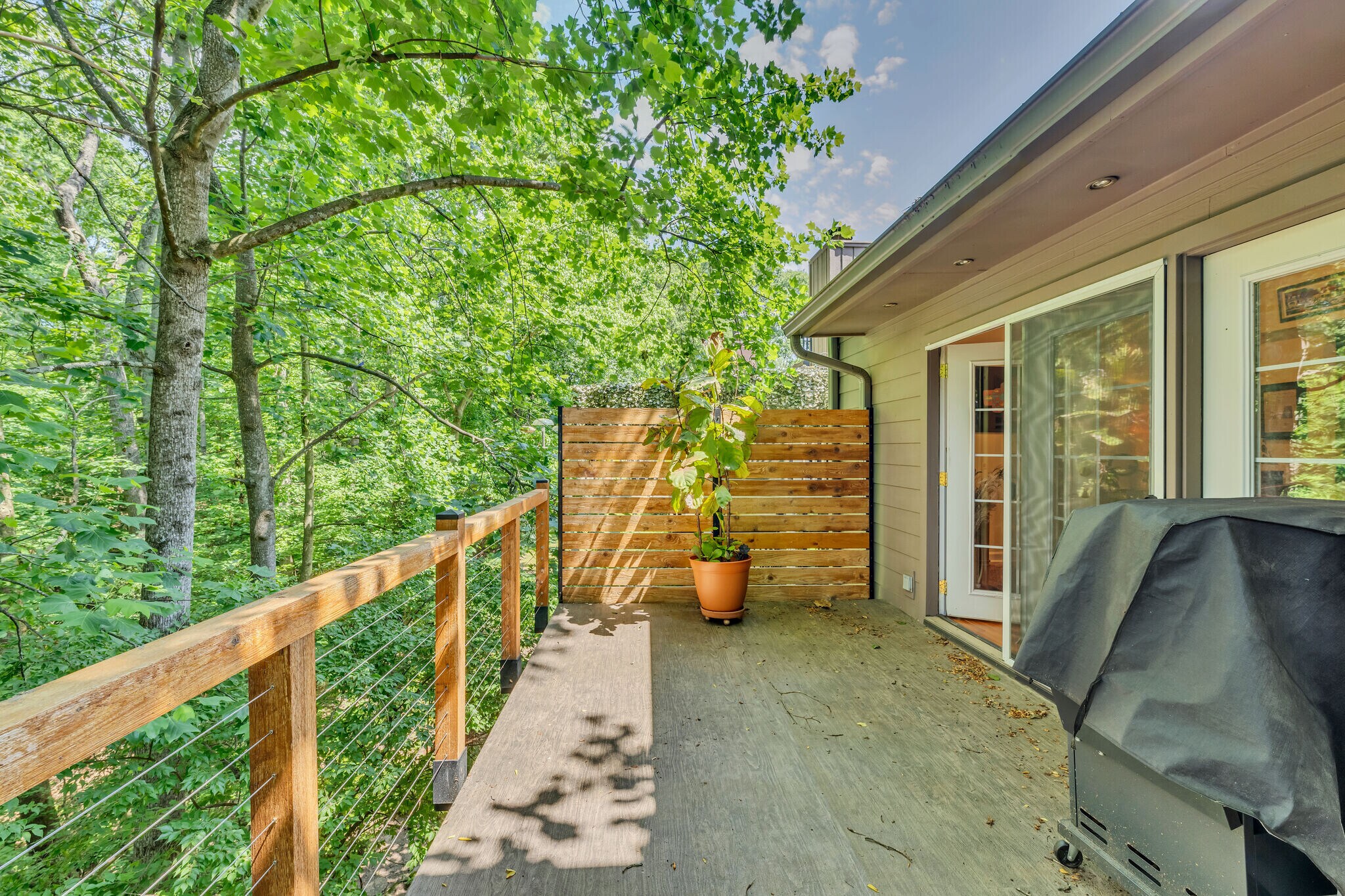 Deck off the main living area. - 918 Harpeth Trace Dr