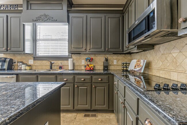 Building Photo - 10 Bridlewood Ct