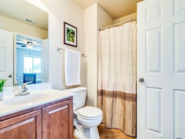 Building Photo - 611 Boca Chica Dr