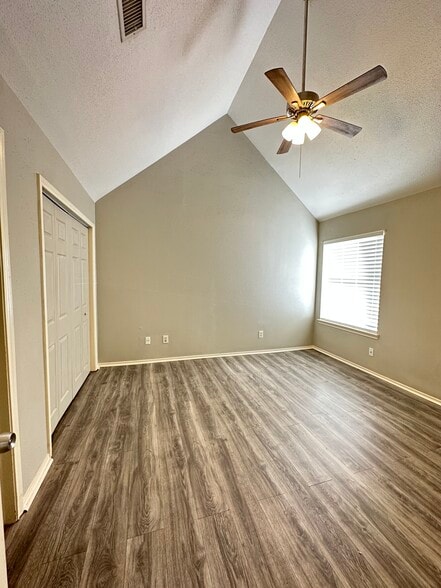 Building Photo - 14550 Fonmeadow Dr