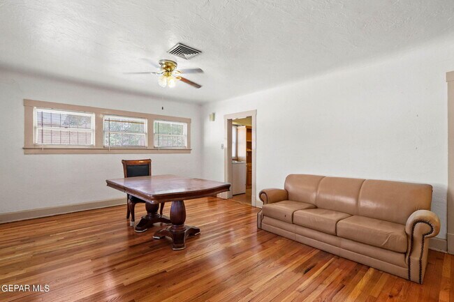 Building Photo - 2709 N Florence St