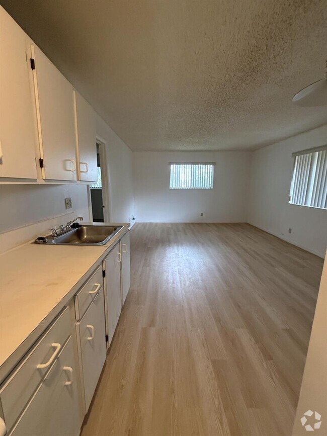 Building Photo - 2038 NW 43rd Ter
