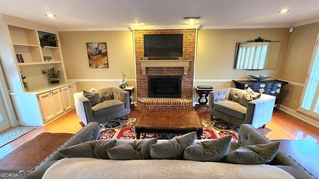 Building Photo - 180 Sycamore Bend