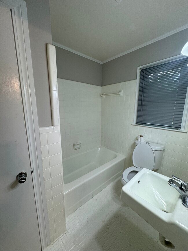 En-Suite Bathroom - 108 Bazemore St