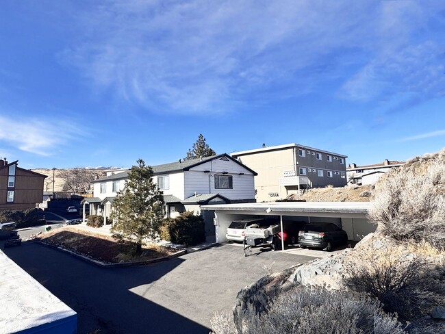 Building Photo - For Lease Near UNR - 2 Bed, 1.5 Bath with ...