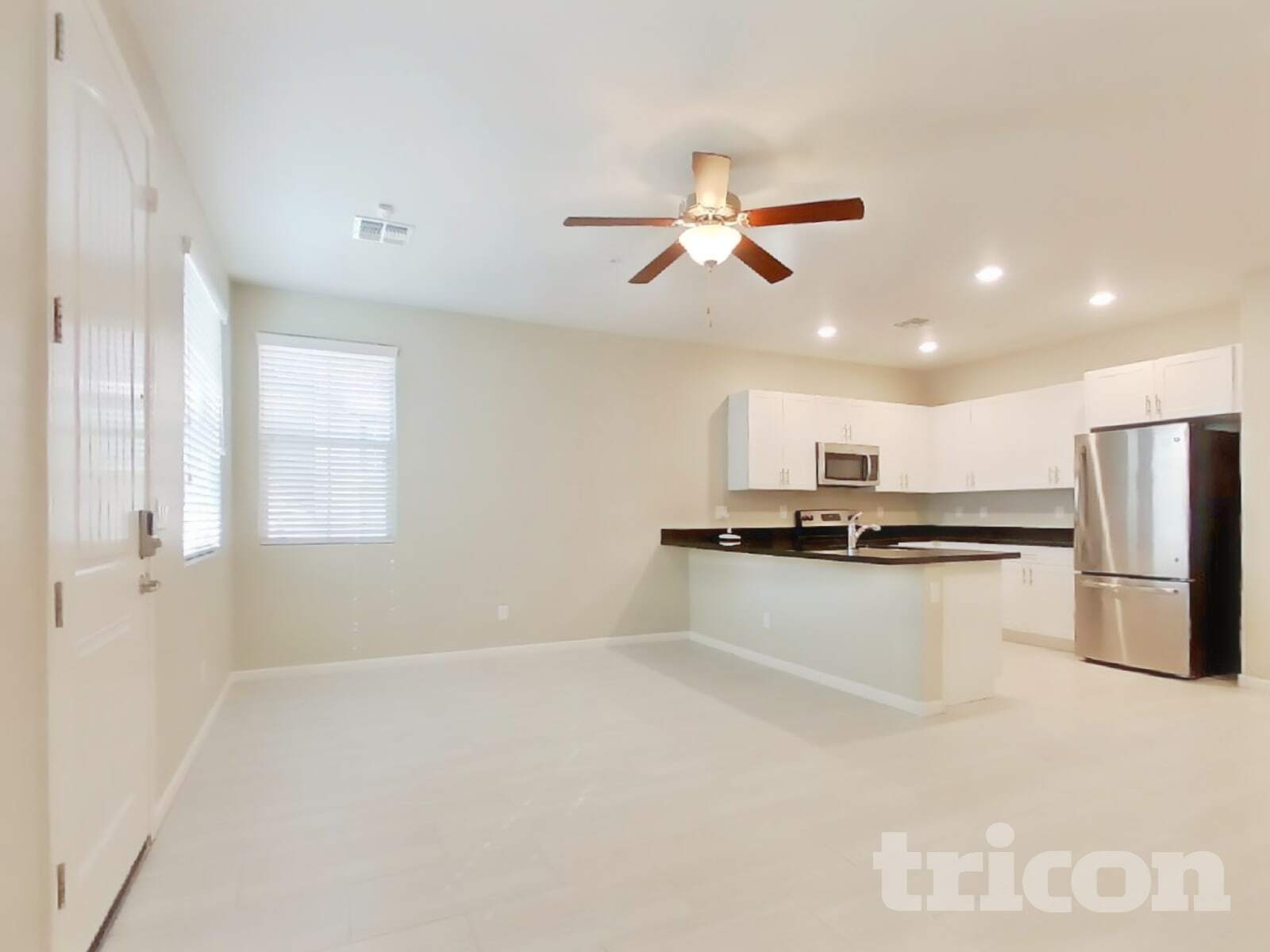 Building Photo - 12573 W Hummingbird Terrace