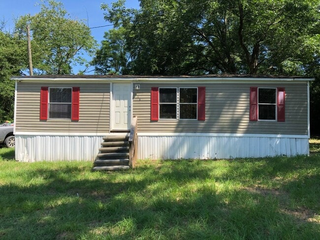 Primary Photo - 3 bedroom 2 bath mobile home