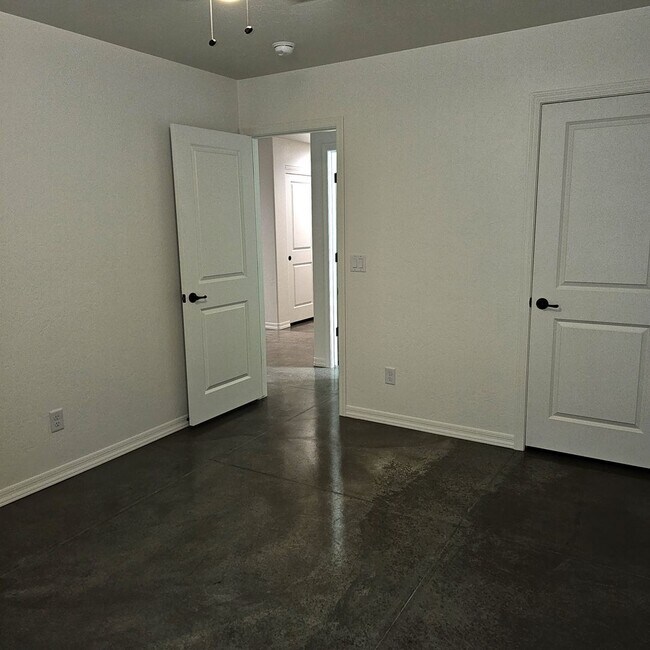 Building Photo - Brand New Patio Home