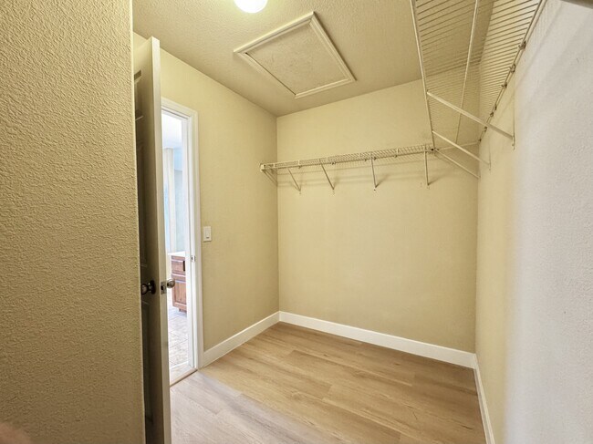 Building Photo - 4967 Crimson Mare Rd