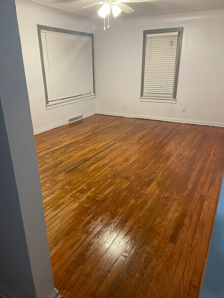 Living Room - 812 N Linn St